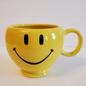 Teleflora Yellow Smiley cup mug